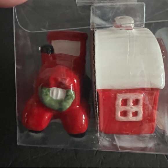 Farm House Salt & Pepper Shaker with Toothpicks Holder Red Barn & Tractor - Picture 5 of 13